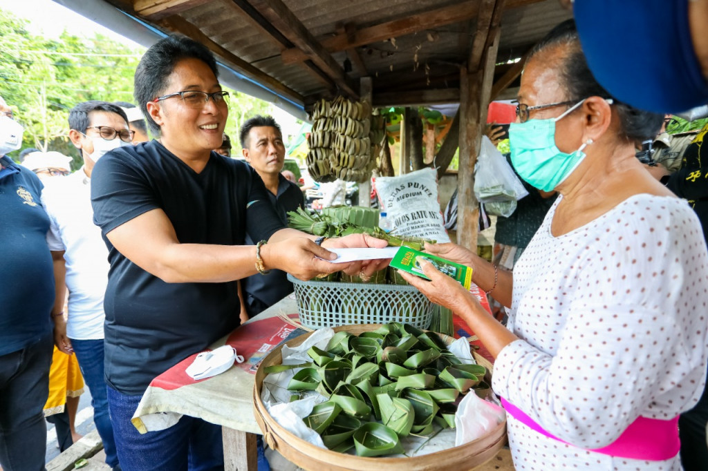 Bupati Badung Gelontorkan Bantuan Kepada 4160 Pelaku UMKM